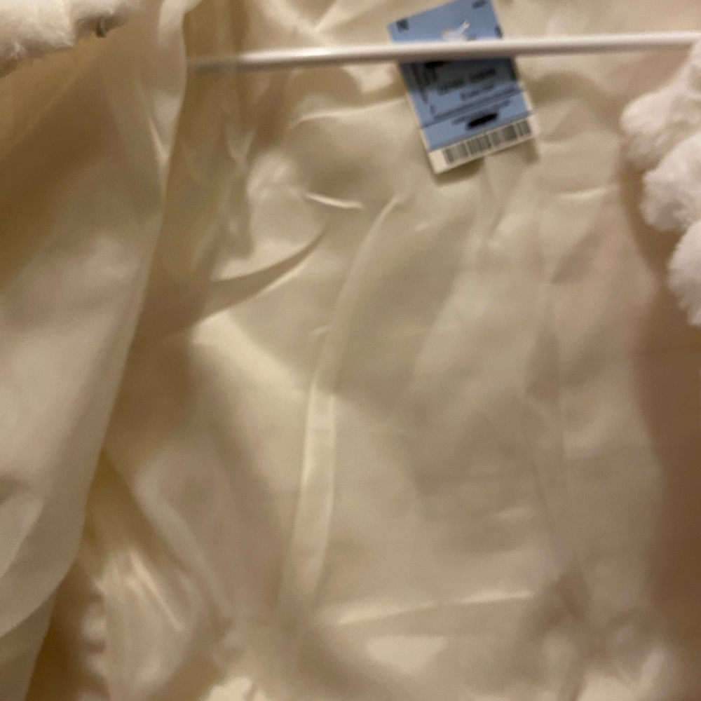💰Cream Faux Fur Jacket💰 - Picture 7 of 10